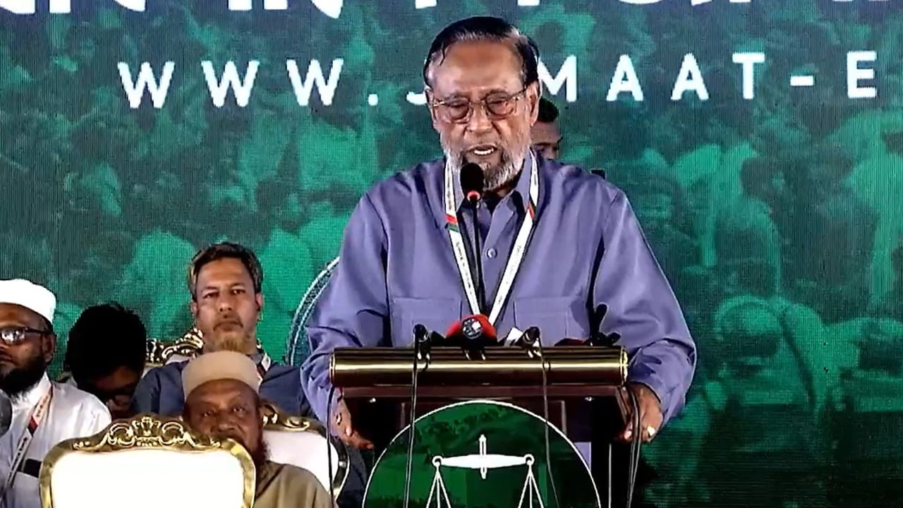অলি আহমদের সতর্কবাণী: দূরে থাকুন কৌশলী মানুষেরা থেকে