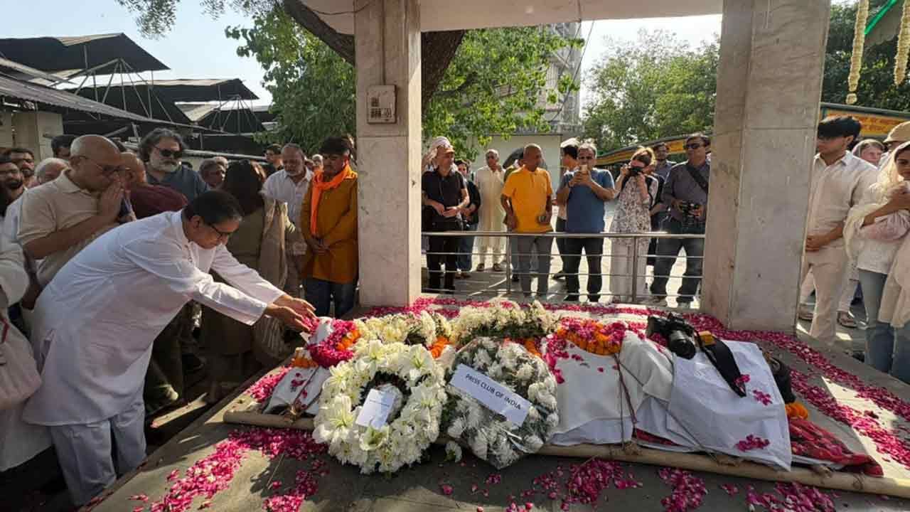 রঘু রাইয়ের প্রতি শ্রদ্ধা জানালেন বাংলাদেশের হাইকমিশনার