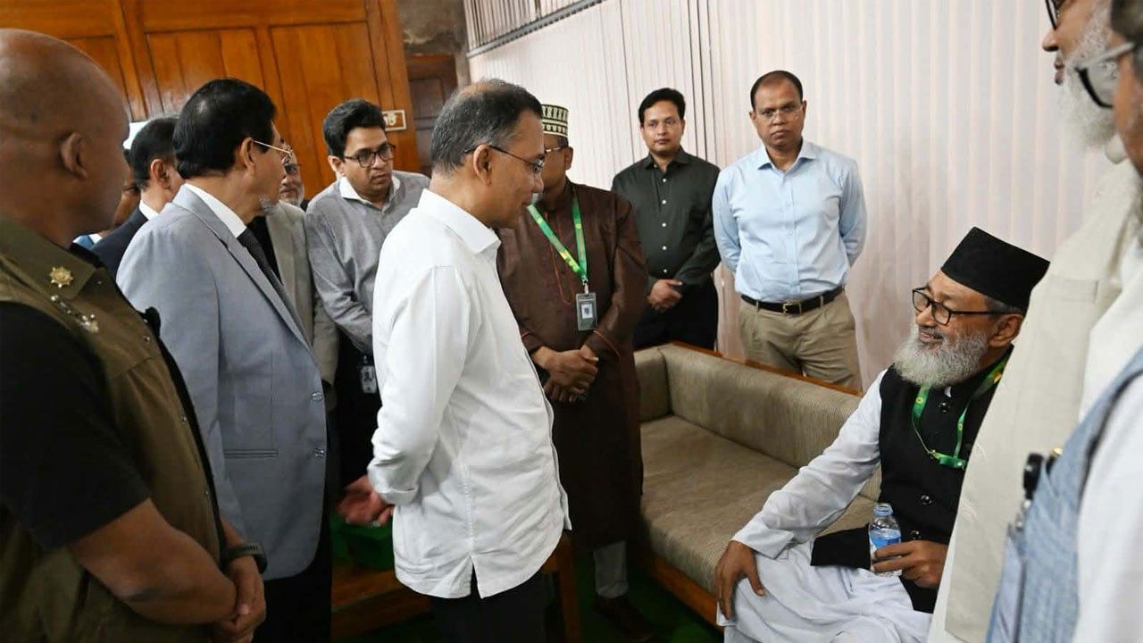 বিরোধী দলের অসুস্থ এমপির খোঁজ নিলেন প্রধানমন্ত্রী