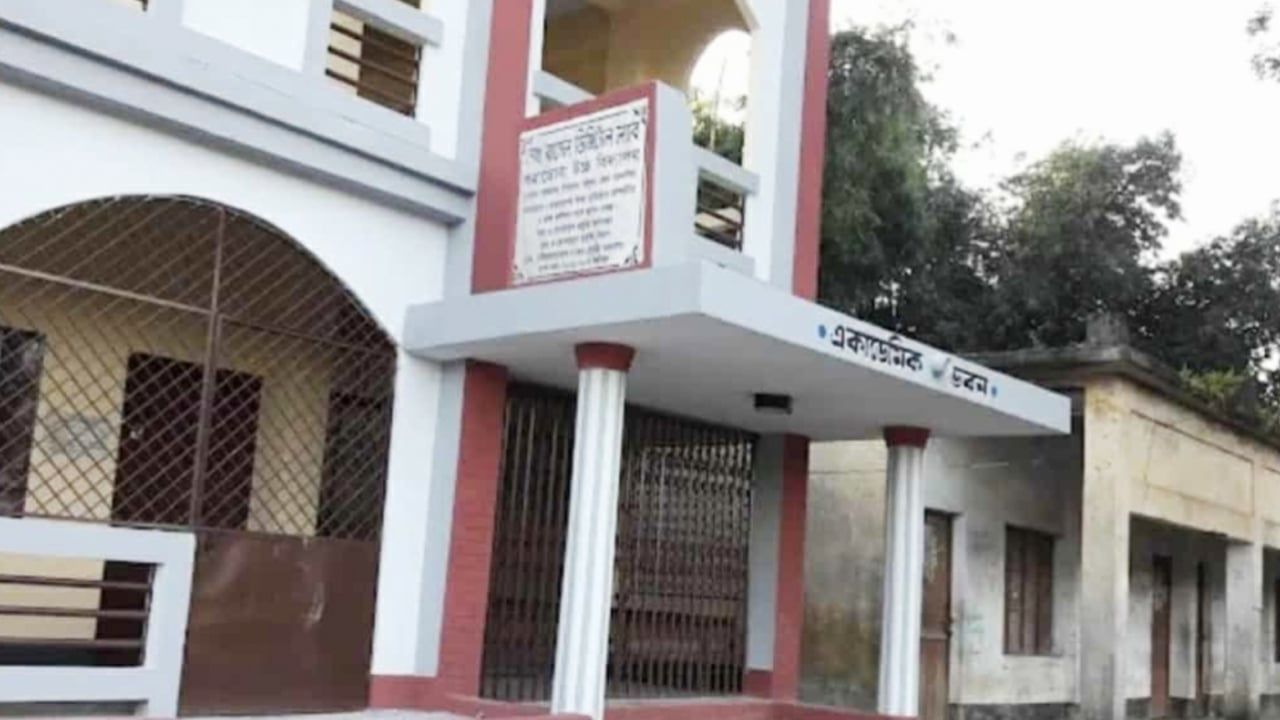 ময়মনসিংহে স্কুলের তালা ভেঙে কম্পিউটারসহ ৩ লাখ টাকার মালামাল চুরি