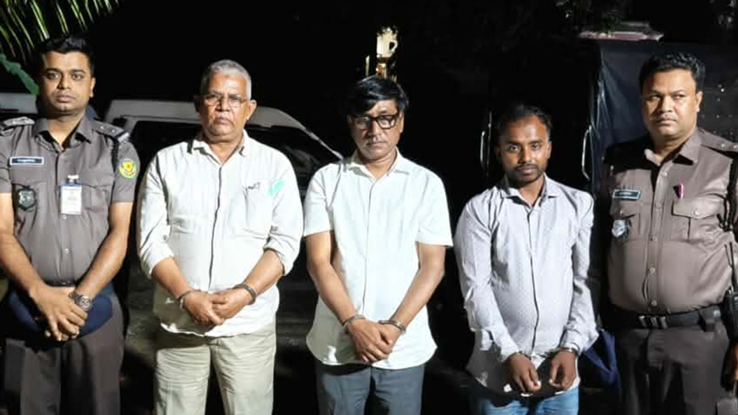 ৫ লাখ টাকার চুক্তিতে প্রাথমিক শিক্ষা অধিদপ্তরে আগুন দেয় পরিচ্ছন্নতাকর্মী: পুলিশ