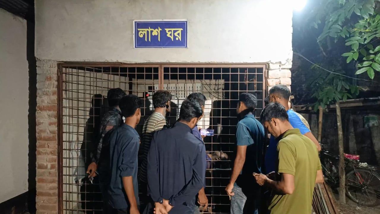 মোটরসাইকেল চুরি করে পালানোর সময় মাইক্রোবাসের ধাক্কায় চোরের মৃত্যু