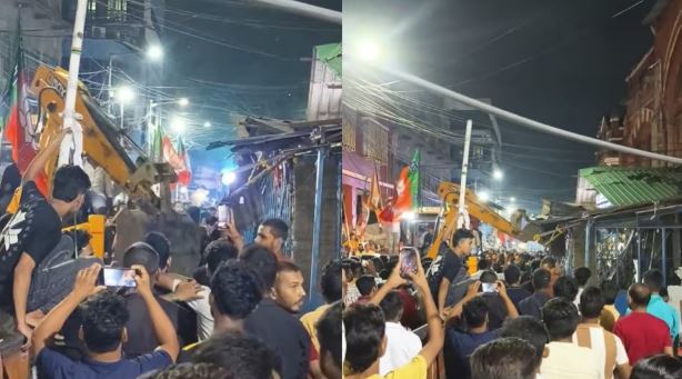 কলকাতায় বিজেপি সমর্থকদের বুলডোজার দিয়ে মাংসের দোকান ভাঙার অভিযোগ