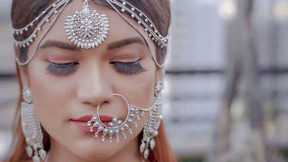 স্বর্ণের সঙ্গে কমল রুপার দামও, ভরি কত?