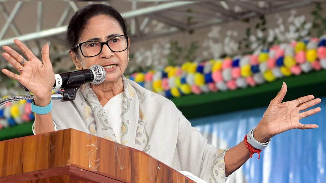 মমতা ব্যানার্জী পদত্যাগ না করলে কি হতে পারে?