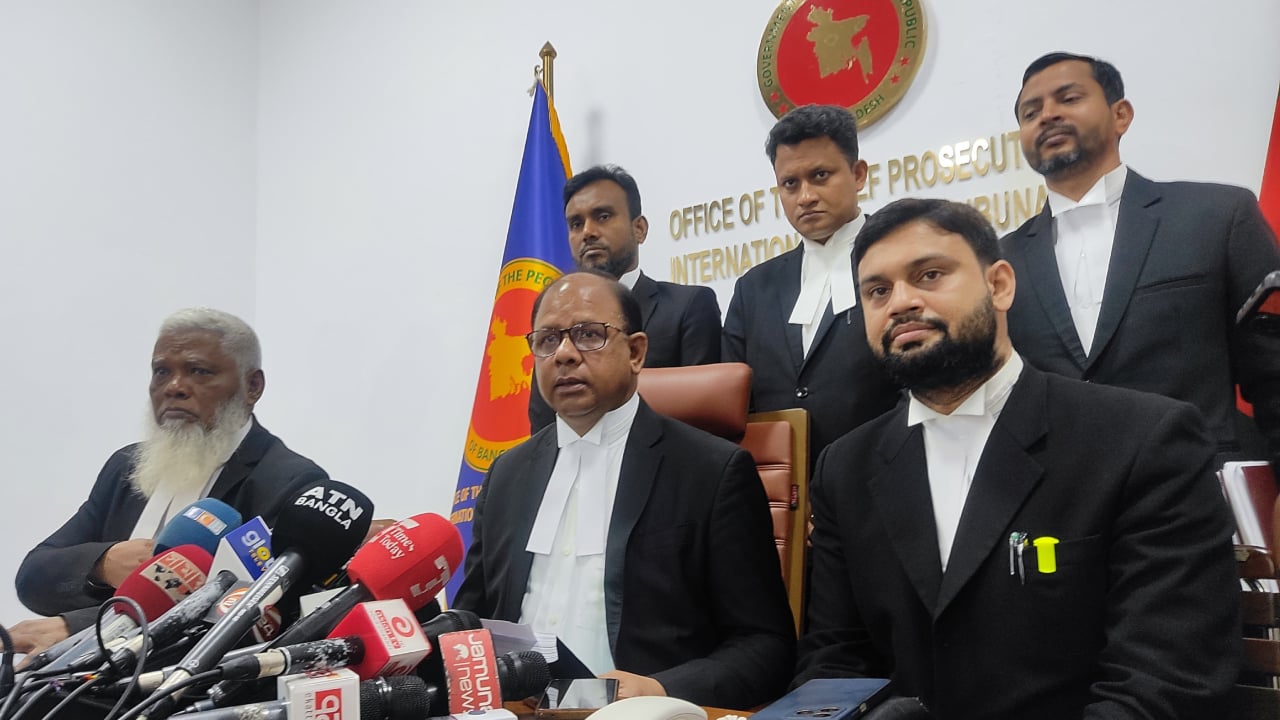 ‘সোজা গুলি করার’ নির্দেশ দিয়েছিলেন শেখ হাসিনা: চিফ প্রসিকিউটর