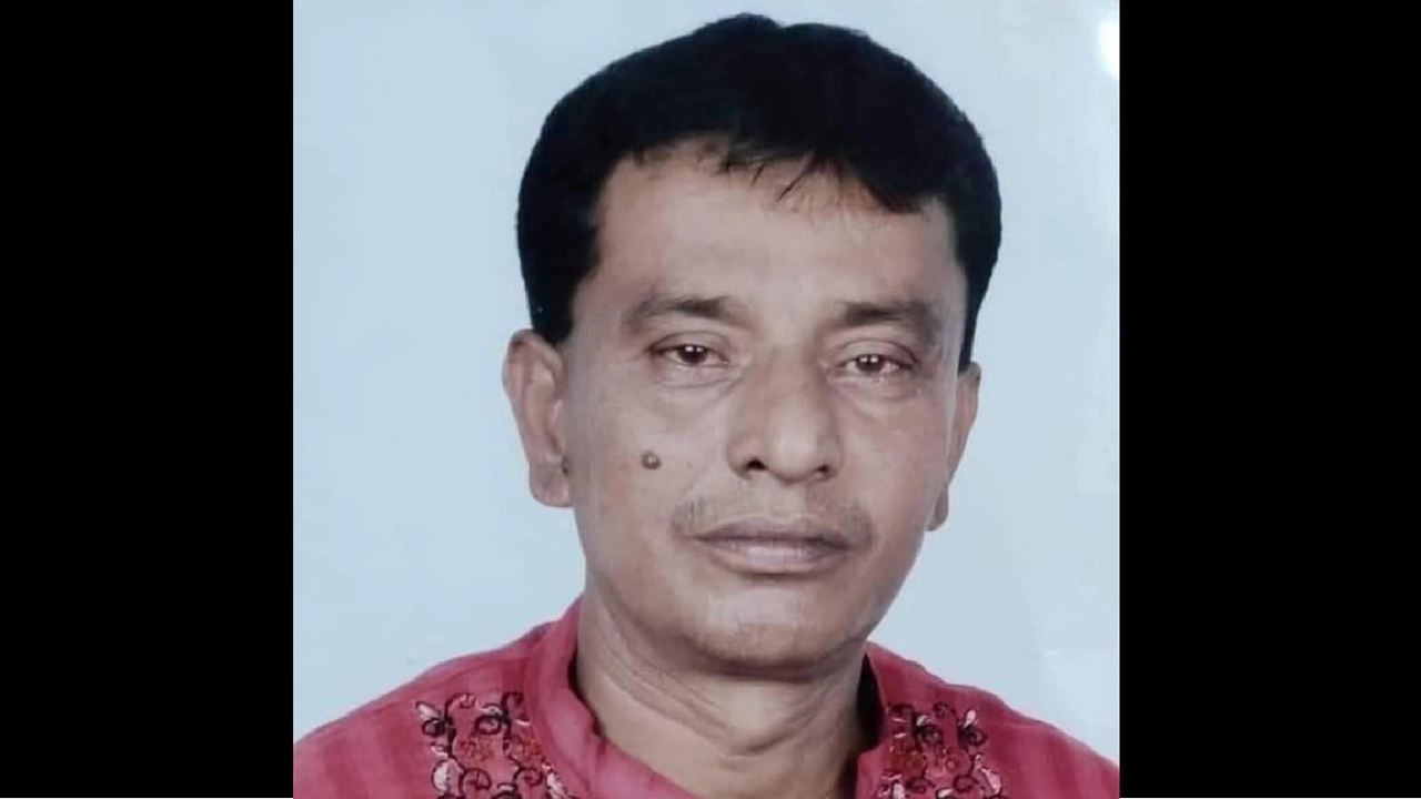 বাসের ধাক্কায় যুবদল নেতা নিহত