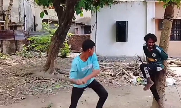 রাজশাহীতে যুবককে গাছে বেঁধে নির্যাতন: গ্রেপ্তার ২