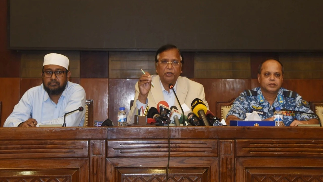 ১০০ টাকার বেশি ময়লার বিল নিলে লাইসেন্স বাতিল: ডিএসসিসি প্রশাসক