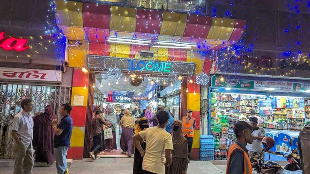 ঈদ উপলক্ষ্যে শপিংমল-দোকানপাট খোলা রাখার সময় বাড়ল