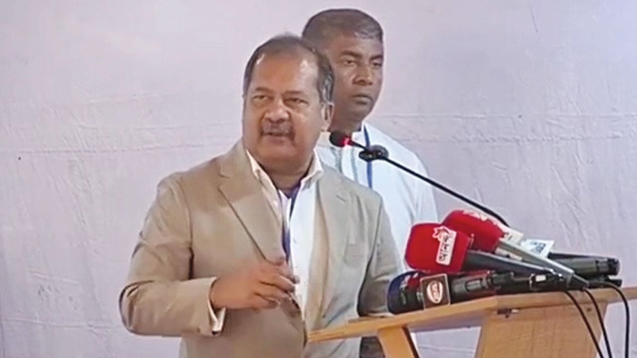 ধ্বংসপ্রাপ্ত অর্থনীতি স্বাবলম্বী হতে দুই বছর লাগবে: তথ্যমন্ত্রী