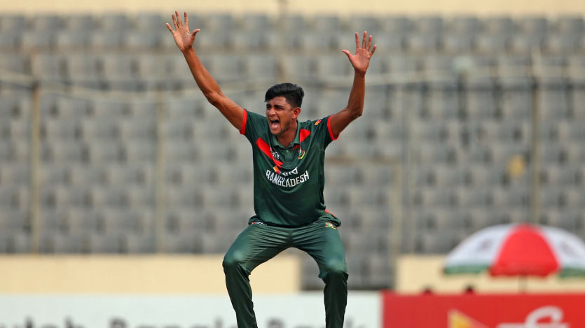 আইসিসির এপ্রিলের সেরা খেলোয়াড় নাহিদ রানা