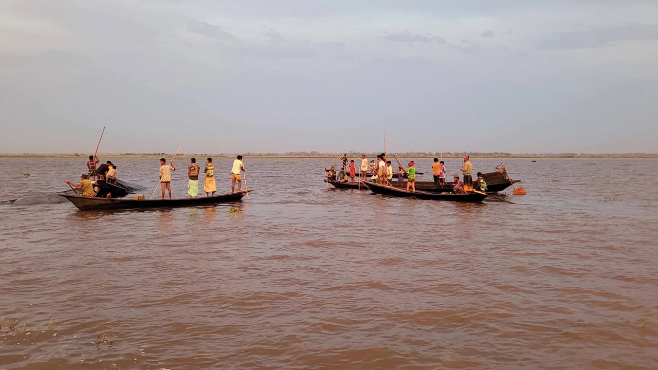 হাওরে নৌকাডুবি, ২১ ঘণ্টা পর কৃষিশ্রমিকের লাশ উদ্ধার