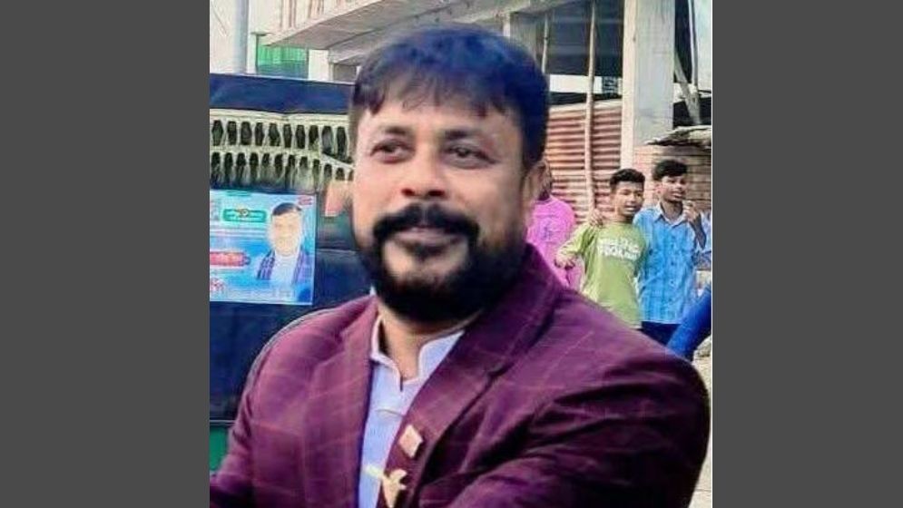 বিএনপি নেতা সফিক সিকদার বহিষ্কার, আহত স্ত্রী ও সন্তানদের মারধরে