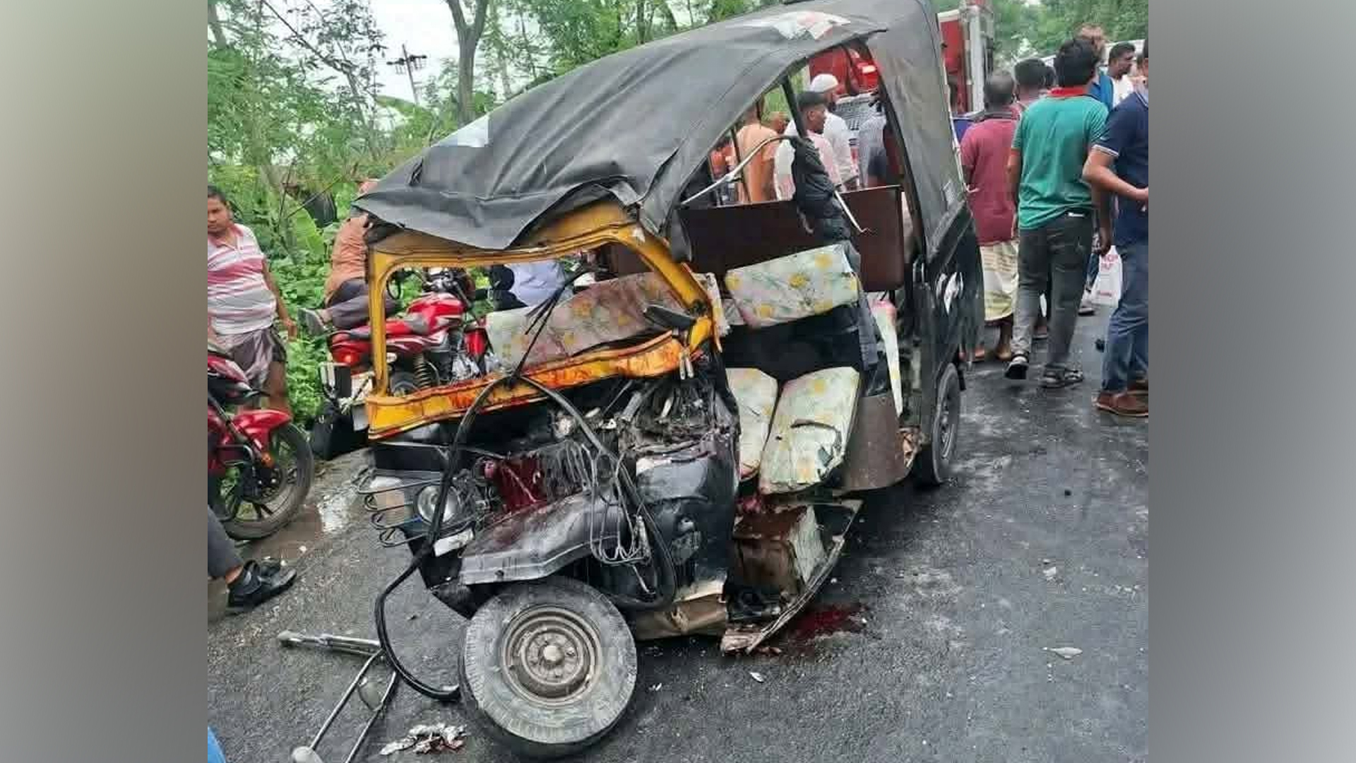 রাজশাহীতে ট্রাকচাপায় মাহিন্দ্রার ২ যাত্রী নিহত