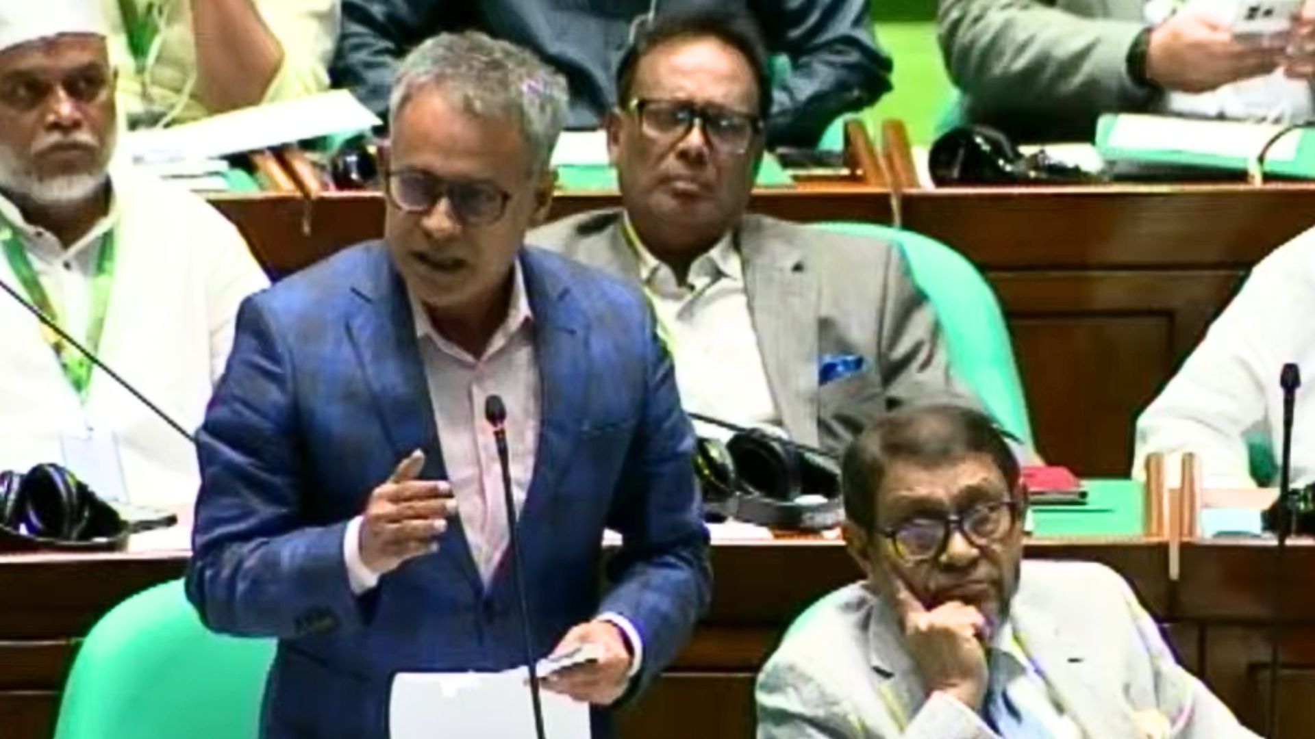 চট্টগ্রাম বন্দরে কনটেইনার হ্যান্ডলিংয়ের সময় কমেছে