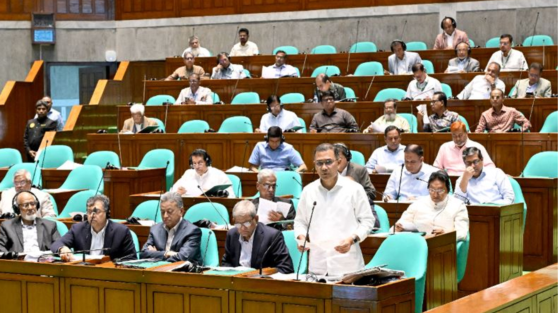 ৫ লাখ সরকারি কর্মচারী নিয়োগের সিদ্ধান্ত জানিয়েছে প্রধানমন্ত্রী