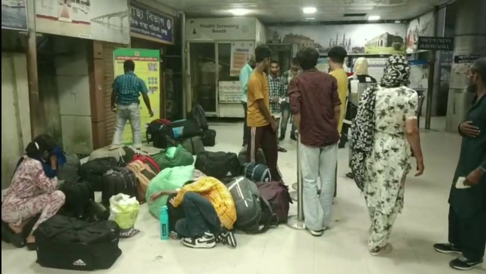 ভারতে পাচার হওয়া ১৪ বাংলাদেশিকে বেনাপোলে ফেরত