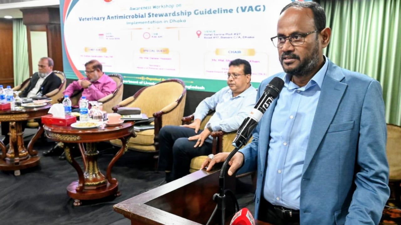 অযৌক্তিক অ্যান্টিবায়োটিক ব্যবহার রোধে সম্মিলিত উদ্যোগ জরুরি
