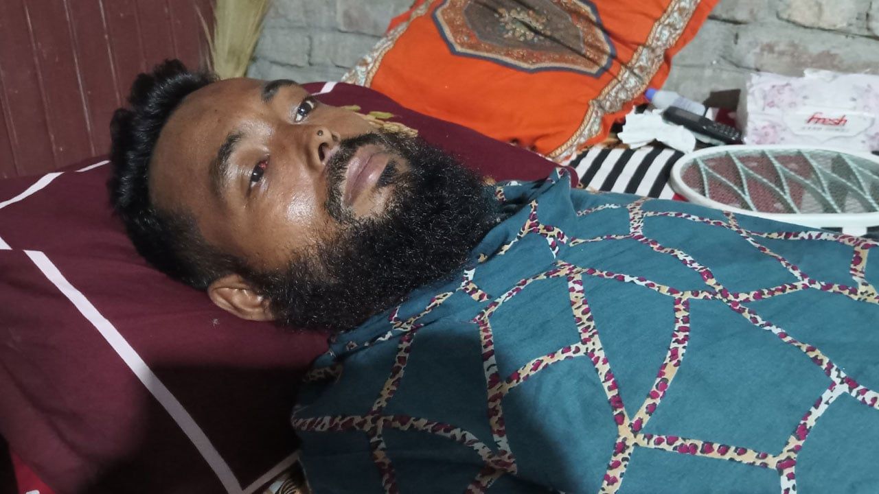 কপোতাক্ষ এক্সপ্রেসের ধাক্কায় ওয়েম্যান আহত, চিকিৎসার জন্য পরিবার দুশ্চিন্তায়