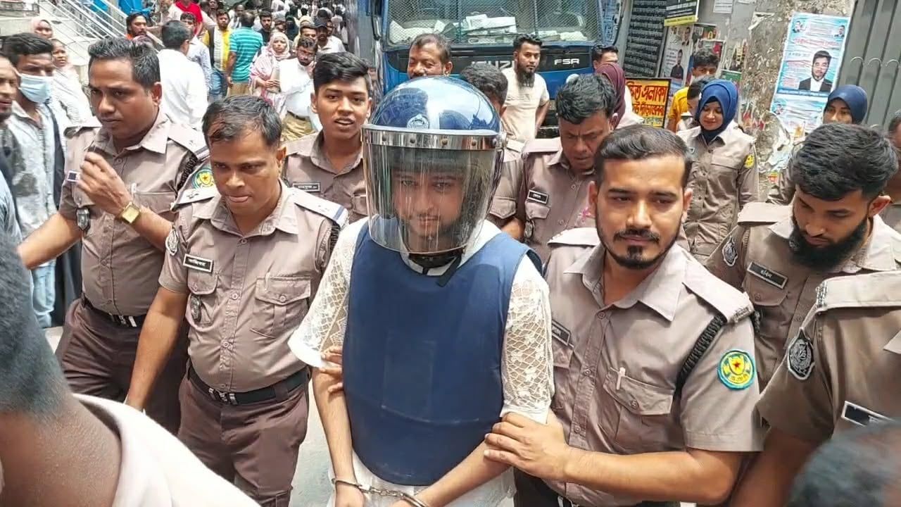তৌহিদ আফ্রিদির গ্রেপ্তার, ছেলের জন্য দোয়া চাইলেন বাবা