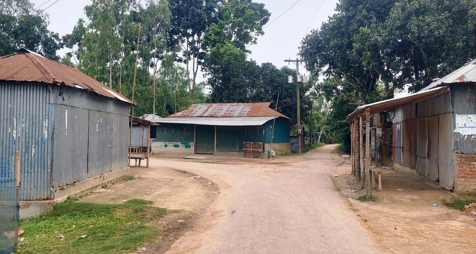 গ্রেপ্তার আতঙ্কে পুরুষশূন্য ফলিমারী গ্রাম