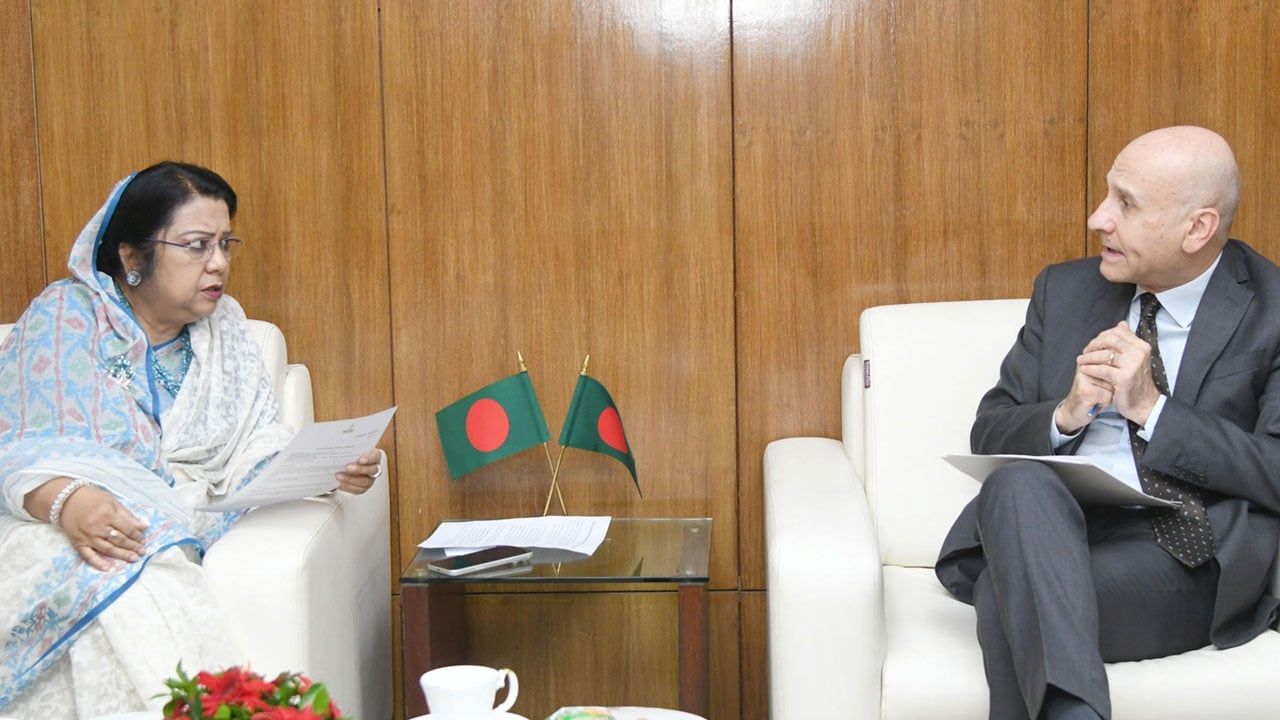 ঢাকা-রোম রুটে বিমানের ফ্লাইট সংখ্যা বাড়ানোর আলোচনা