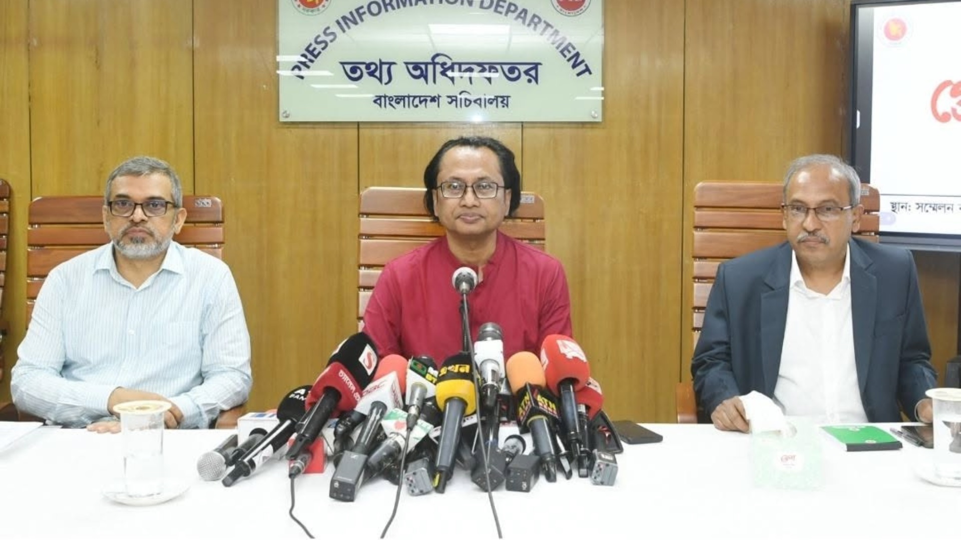 আওয়ামী লীগের ফিরতে হলে মানুষের ‘ডিমেনশিয়া’ হতে হবে: তথ্য উপদেষ্টা