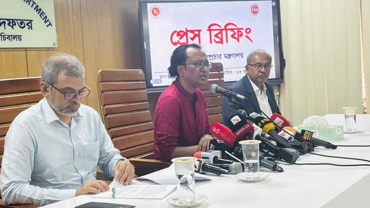 মালয়েশিয়ার সঙ্গে শ্রমবাজার খোলার আলোচনা আশাবাদী হওয়ার মতো: তথ্য উপদেষ্টা