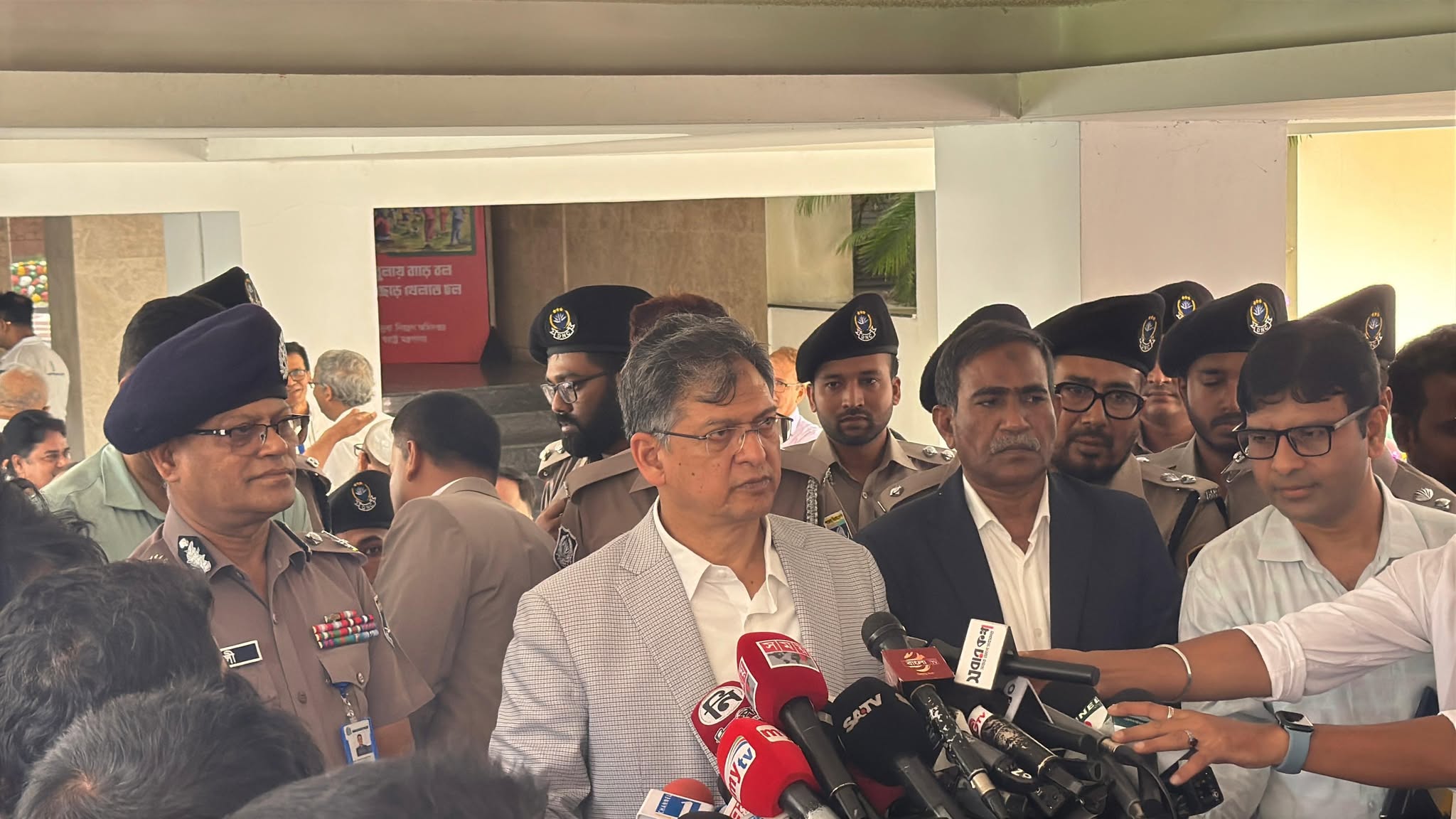 বেনজীরকে ফেরাতে আমিরাতের জবাবের অপেক্ষায় বাংলাদেশ: স্বরাষ্ট্রমন্ত্রী
