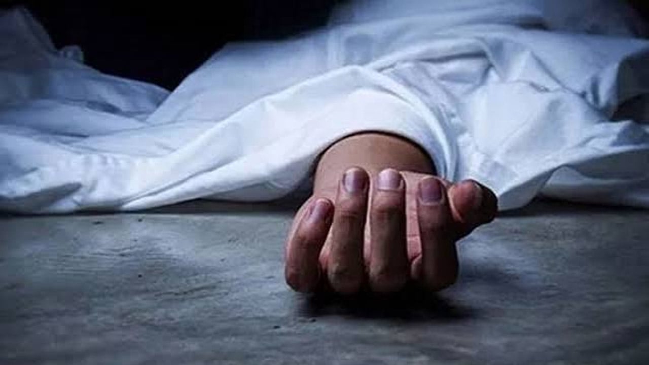 গ্রেপ্তার এড়াতে গিয়ে ৮ তলা থেকে পড়ে প্রাণ গেল সিটি কর্মকর্তার